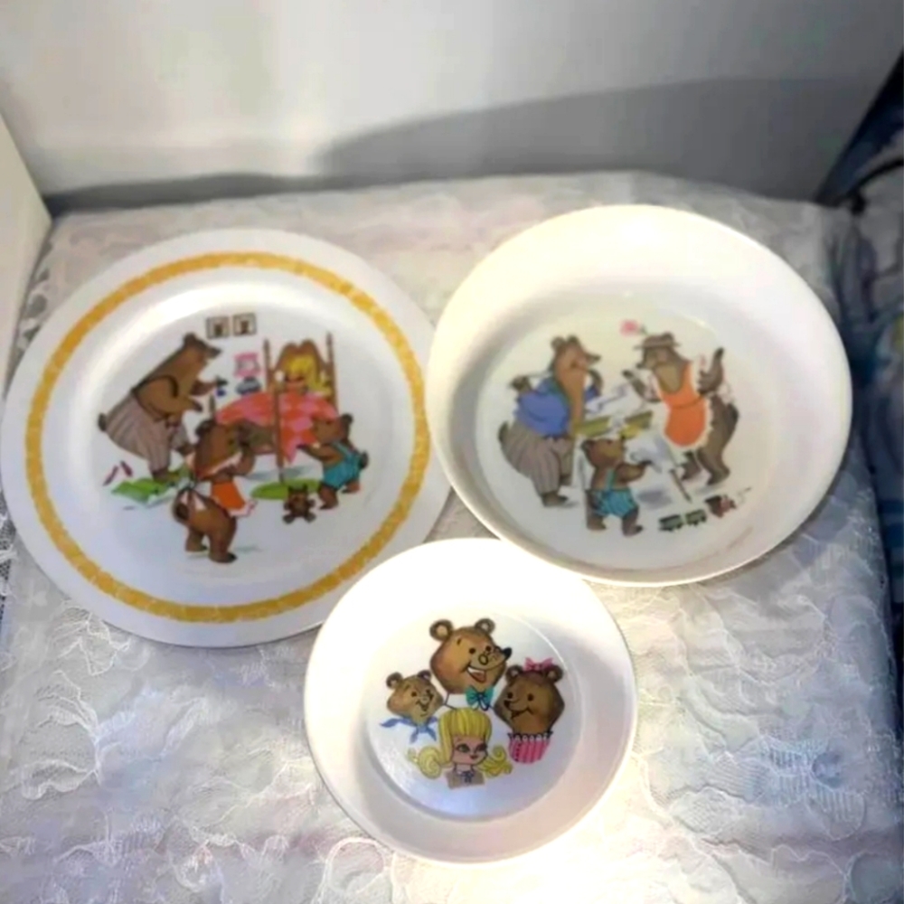 VINTAGE Oneida  1969 Golilocks & 3 Bear child's dining set